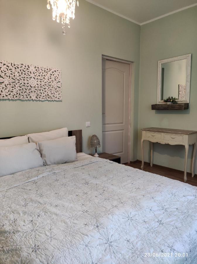 Boutigue City House With Terrace And Garden Free Parking Riga Ngoại thất bức ảnh